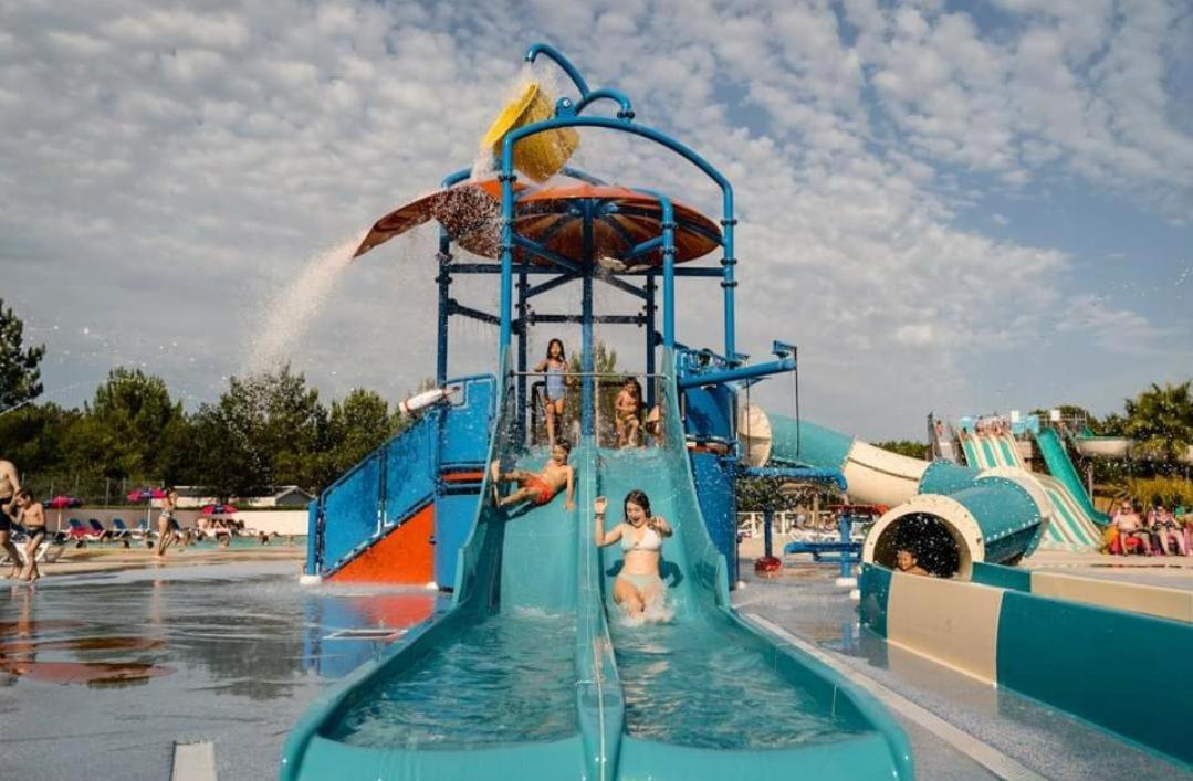 Bahiana Hotel Сен-Жулиен-ан-Борн Екстериор снимка